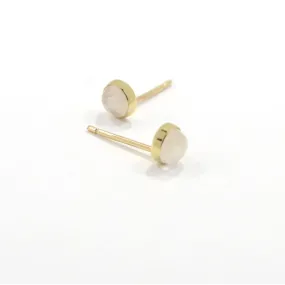 14K Yellow Gold Round White Moonstone 4mm Stud Earrings